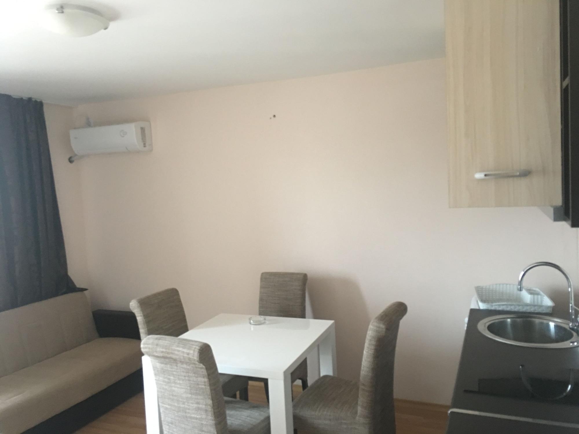 פומורי Palace De Luxe Apartments מראה חיצוני תמונה