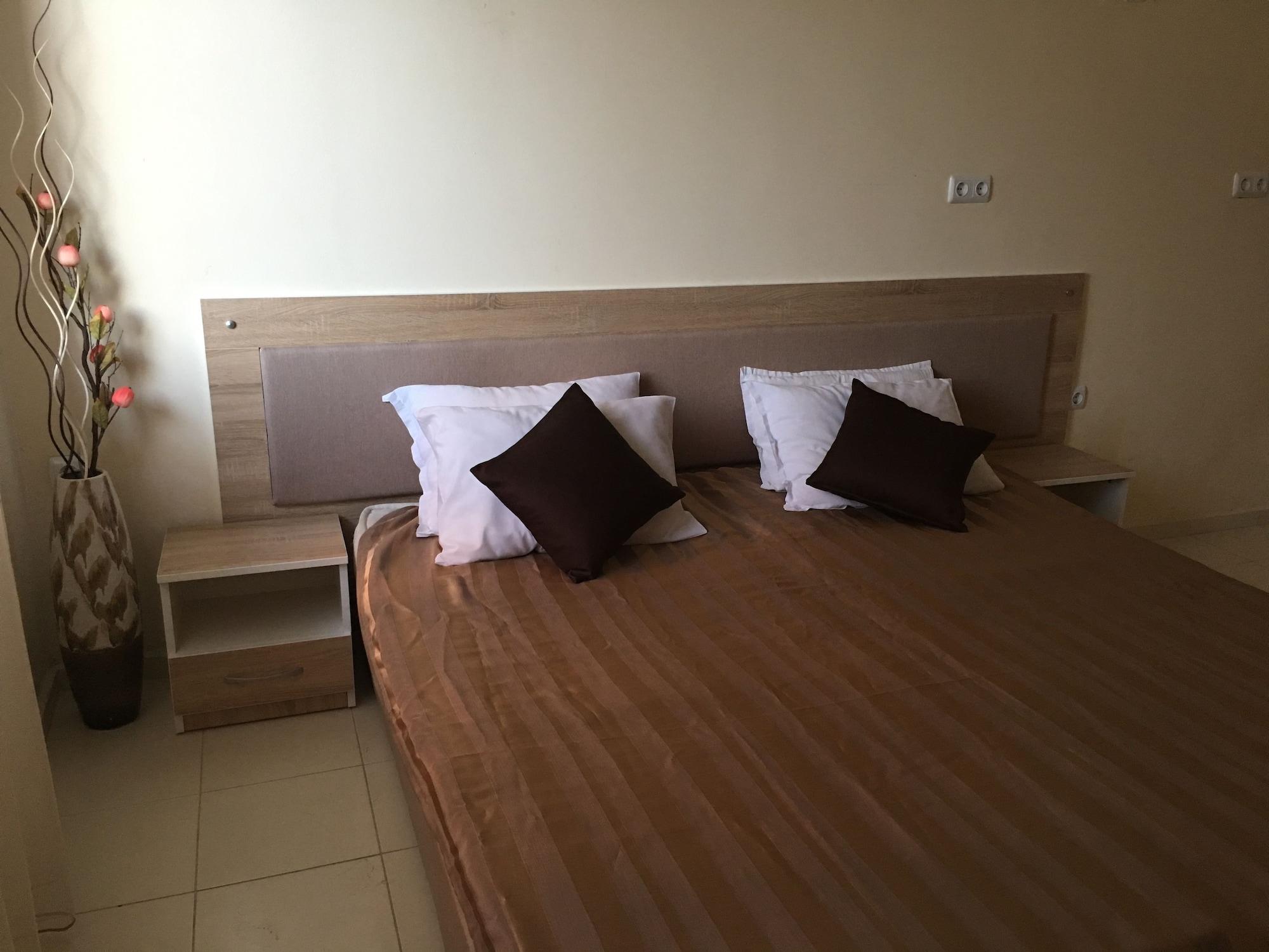 פומורי Palace De Luxe Apartments מראה חיצוני תמונה