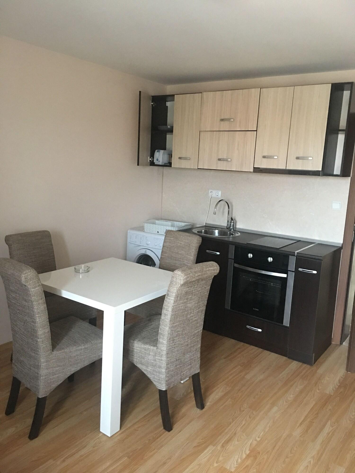 פומורי Palace De Luxe Apartments מראה חיצוני תמונה
