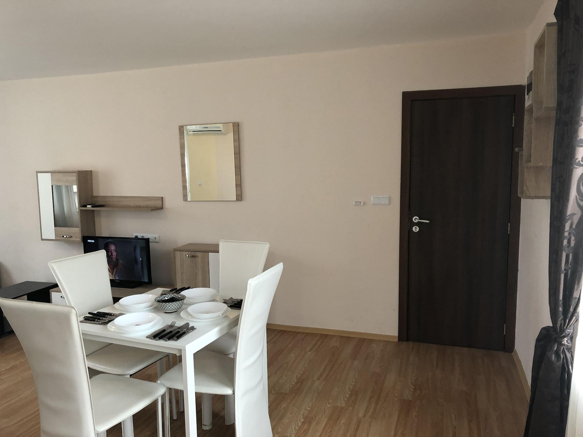 פומורי Palace De Luxe Apartments מראה חיצוני תמונה