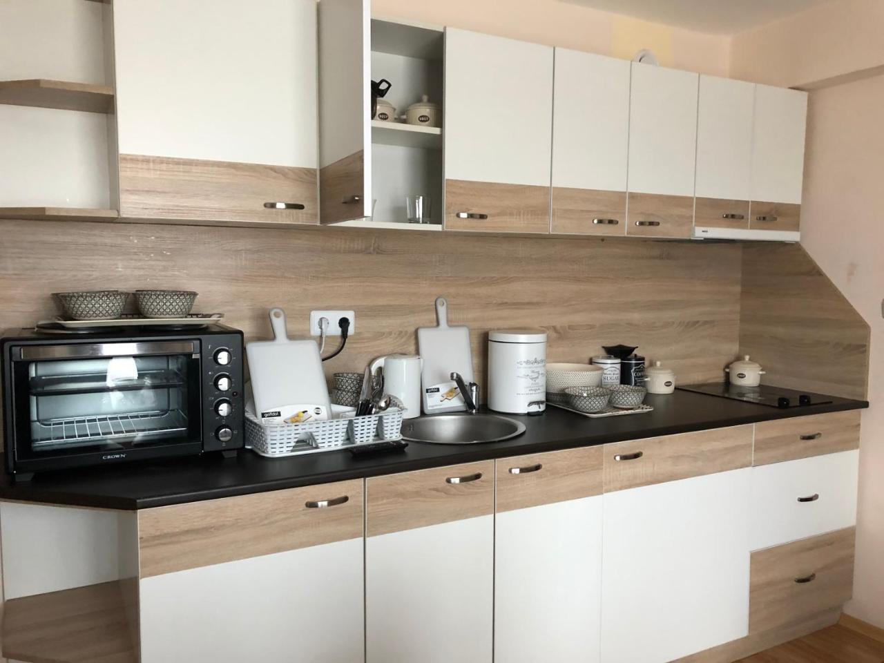 פומורי Palace De Luxe Apartments מראה חיצוני תמונה