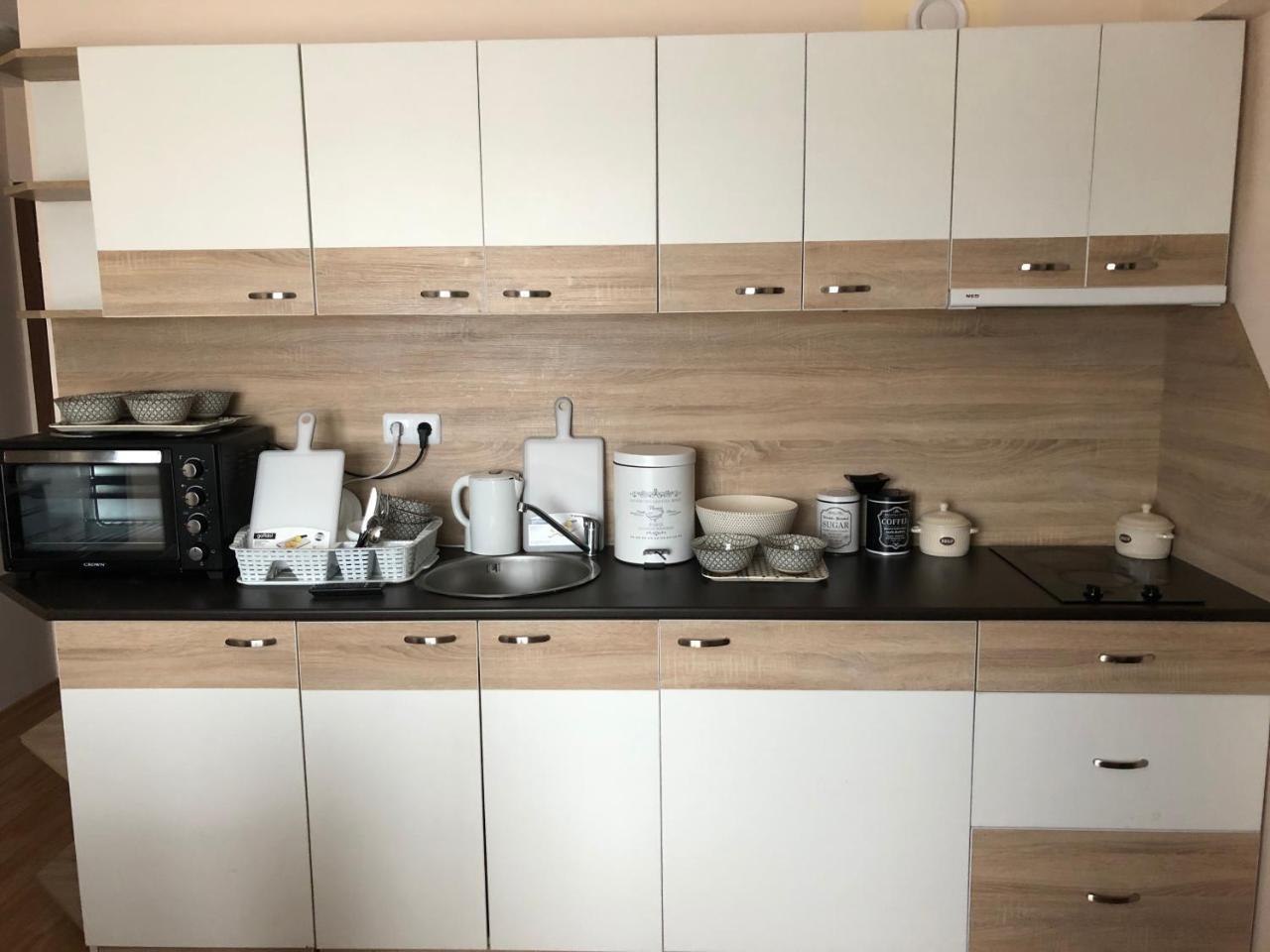 פומורי Palace De Luxe Apartments מראה חיצוני תמונה