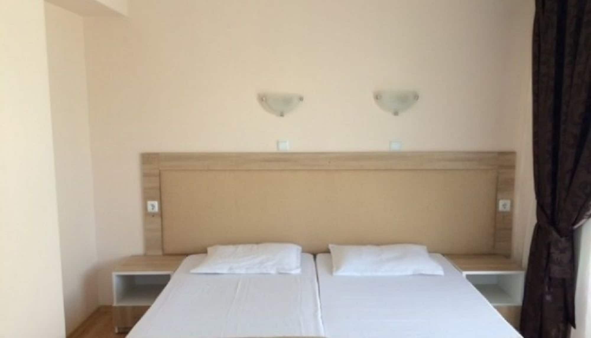 פומורי Palace De Luxe Apartments מראה חיצוני תמונה