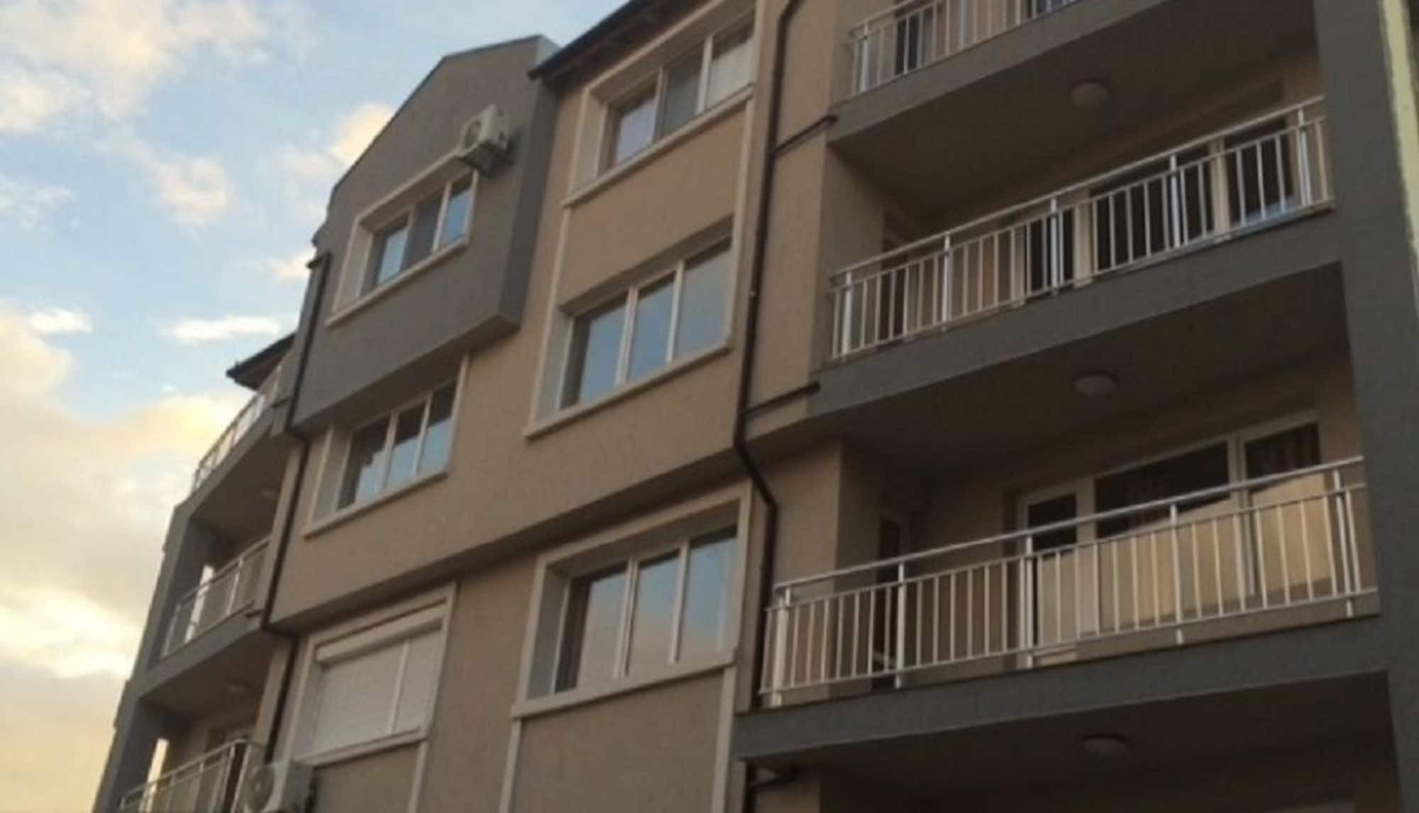 פומורי Palace De Luxe Apartments מראה חיצוני תמונה