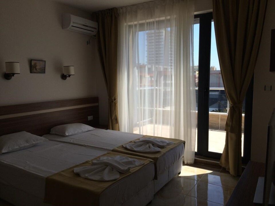 פומורי Palace De Luxe Apartments מראה חיצוני תמונה